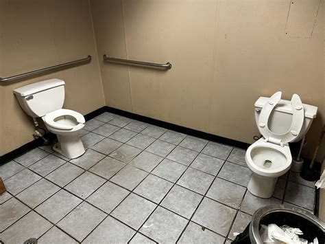 Lottery winner FaceTimes wife from Ohio gas station bathroom. ‘I .
